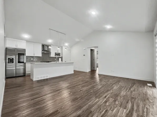 100 Walgrove Ct SE #1405, Calgary, AB T2X 4N1