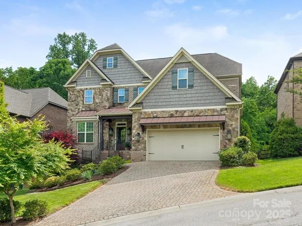 3725 Windbluff Dr, Charlotte, NC 28277