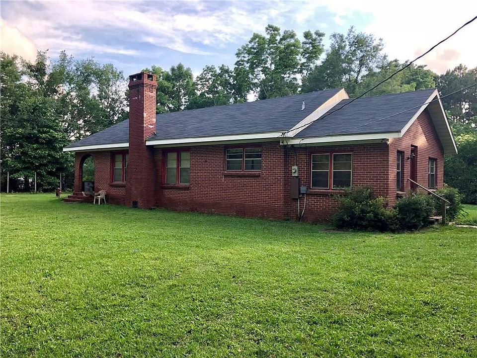 2nd image of 2950 Lees Ln