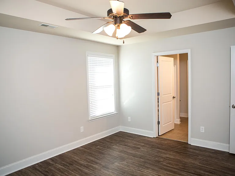 307 Dovington Dr — Photo 11