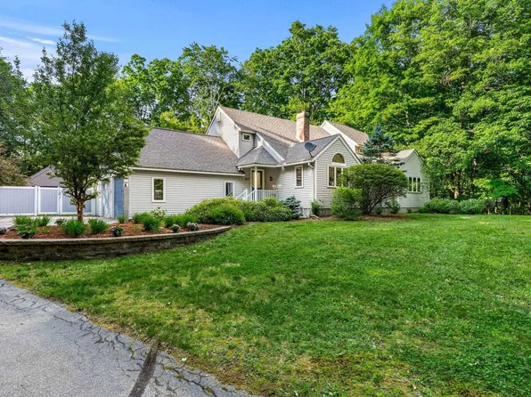 301 N Amherst Road, Bedford, NH 03110