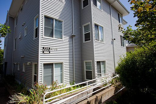 4th image of 4738 19th Ave NE APT 103