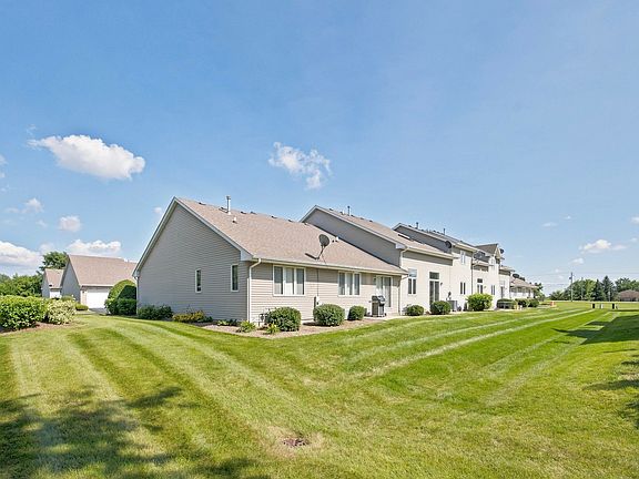 2nd image of 816 Katherine Ln