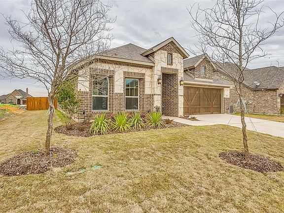 3rd image of 543 Harvest Grove Dr