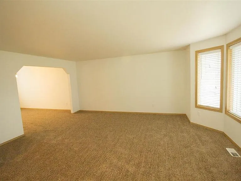 9511 W Caelen Ave — Photo 4
