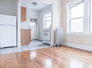 3954 W Dakin St #1B, Chicago, IL 60618
