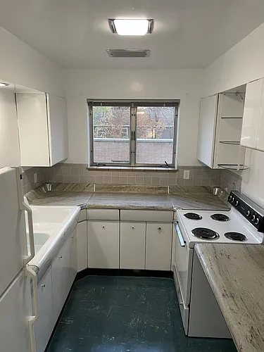 421 5th St W Photo 1