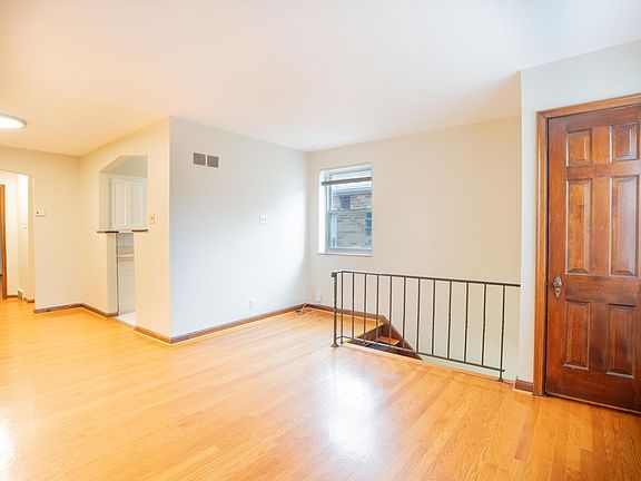 4th image of 6314 Sutherland Ave