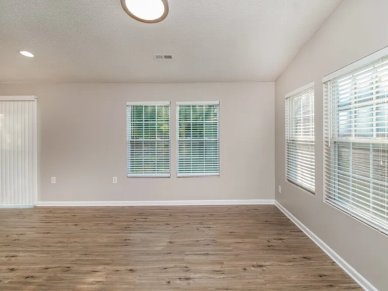 5874 Mahogany Pl SW — Photo 5