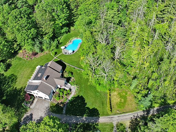 2nd image of 475 Rossiter Rd