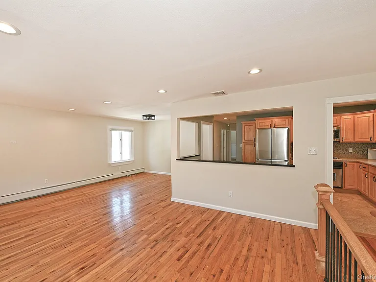 44 Derby Ave — Photo 5