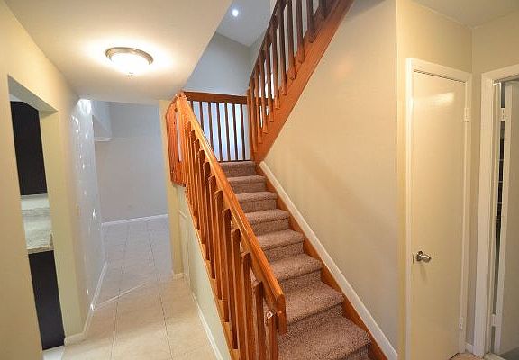 3rd image of 531 NW 207th Ter