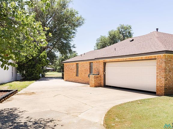 4th image of 401 Diamondhead Dr