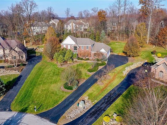 2nd image of 7960 Cobblestone Ln