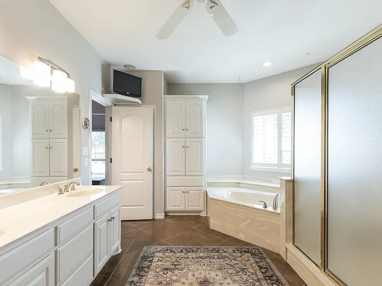 364 Alexandra Dr — Photo 15