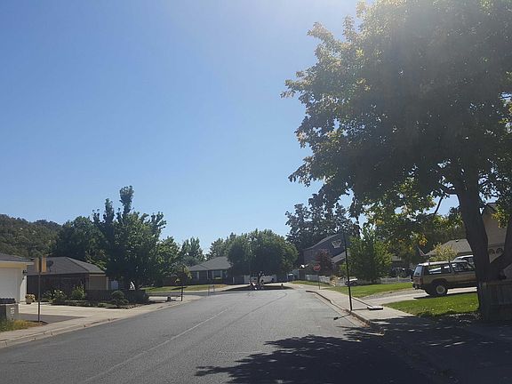 5th image of 216 Candis Dr