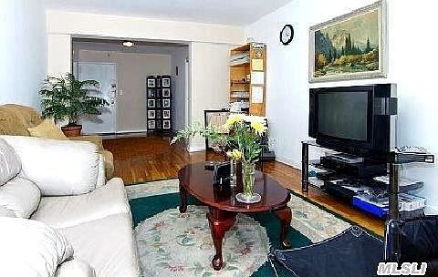 4th image of 3327 91st St APT 6K
