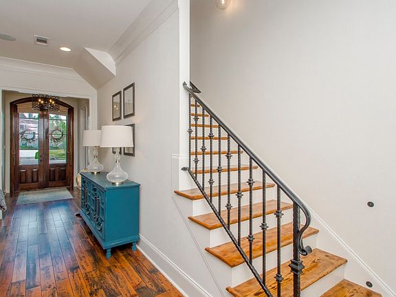 3rd image of 8756 Lake Carriage Dr