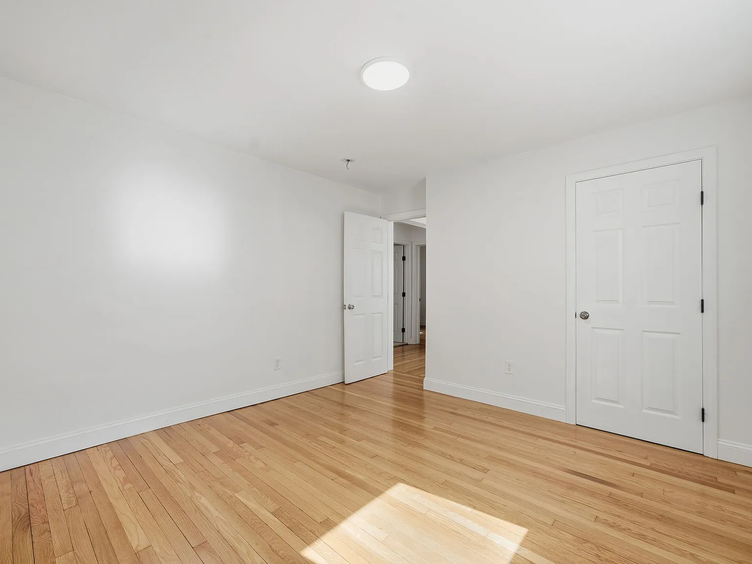 3 bed, 1400 sqft, $3,900 — Photo 4