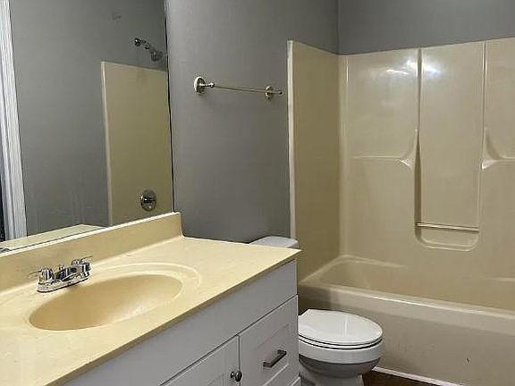 4th image of 2885 Gateway Park Ln