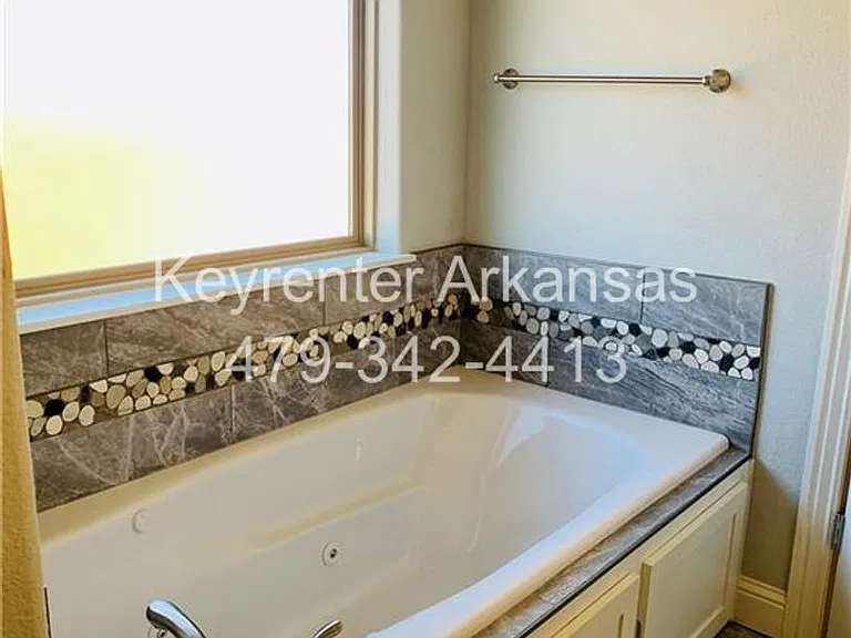 438 N Otoe St — Photo 21
