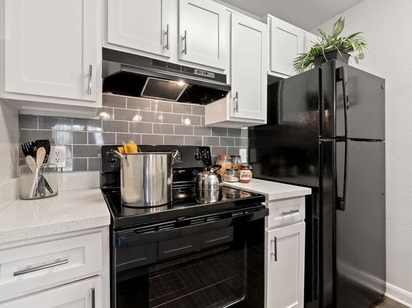 2135 Lake Hills Dr APT 2302