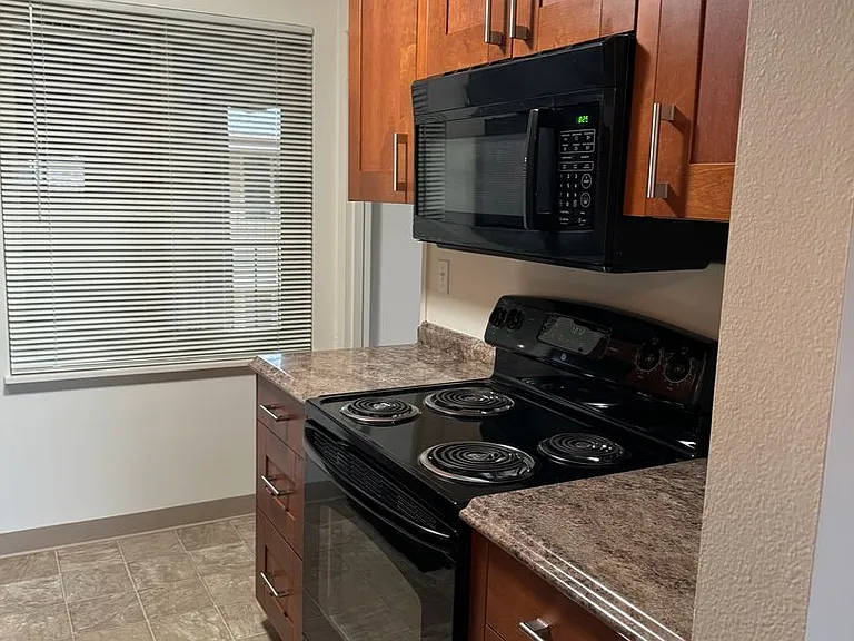 Fairmont Terrace — Photo 6