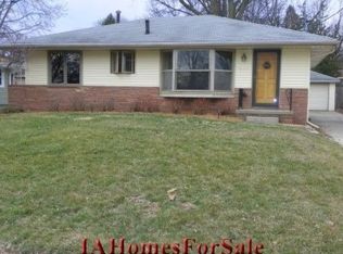 4014 Lawnwoods Dr, Des Moines, IA 50310