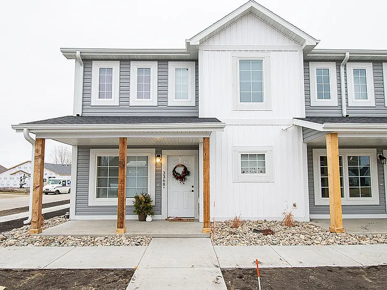 127 Sleeper Way — Photo 3