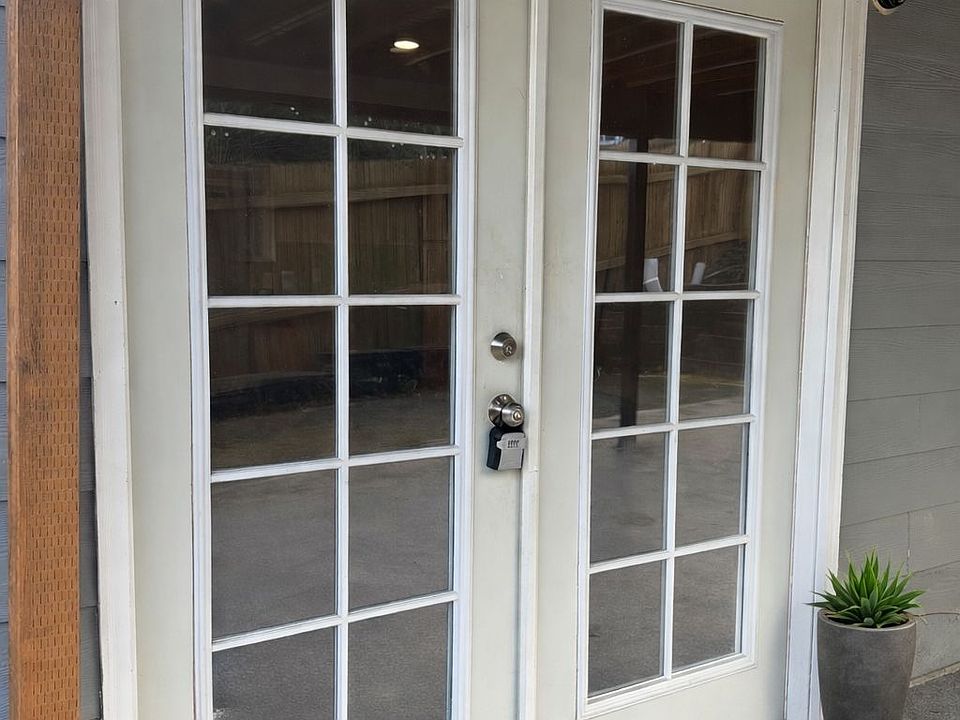 1st image of 22021 93rd Ave S
