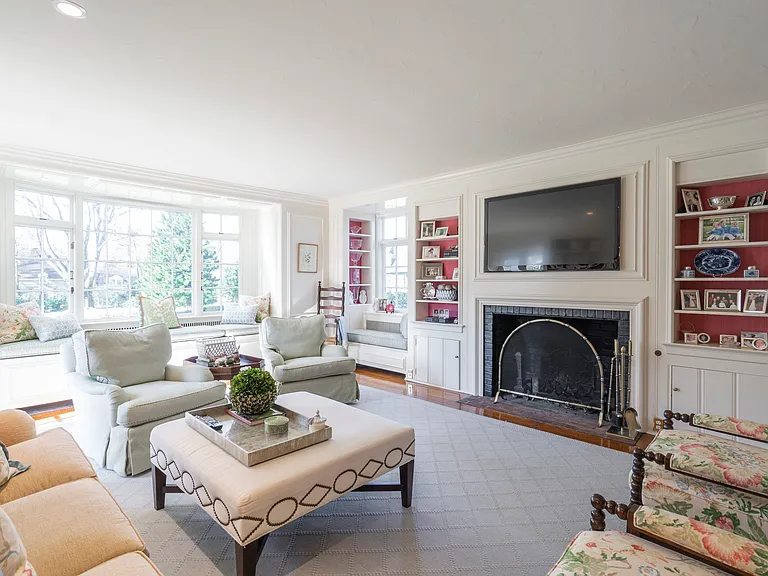 601 Harriton Rd — Photo 25