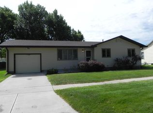 907 E 7th St, Grand Island, NE 68801