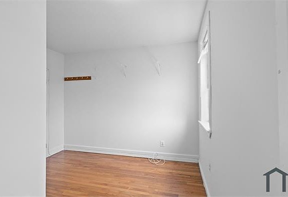 2nd image of 1625 W Montgomery Ave