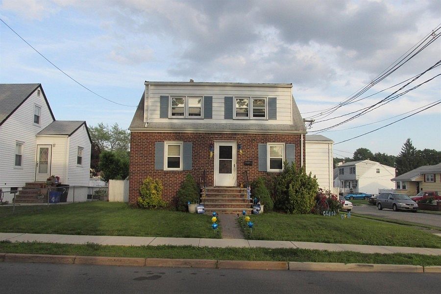 1st image of 748 Stuyvesant Ave