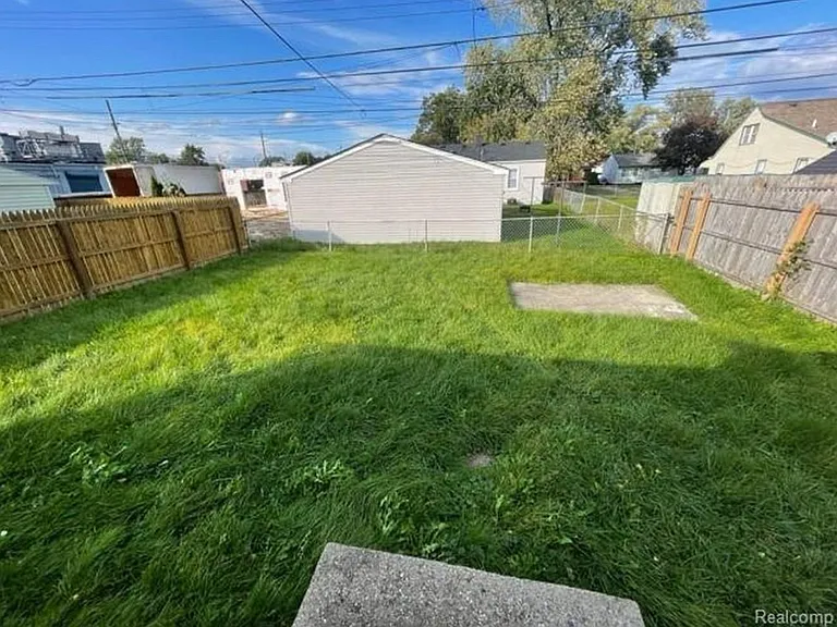 47 E Barrett Ave — Photo 13