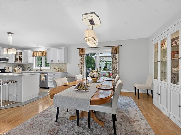 3rd image of 213 Margaret St S