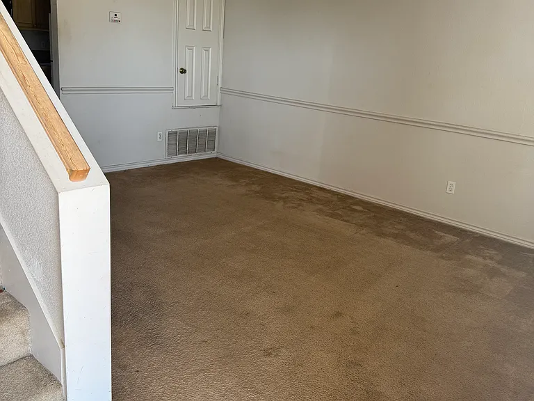 378 S Memorial St #402 — Photo 2
