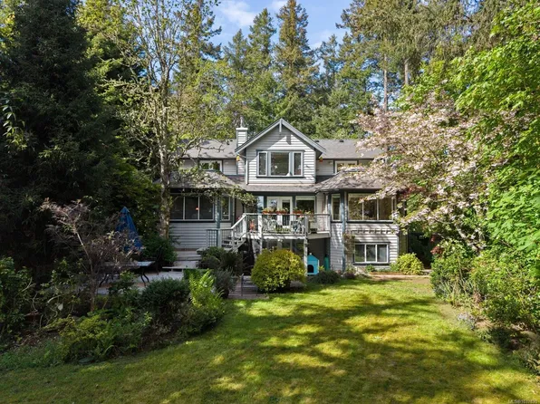 627 Downey Rd, North Saanich, BC V8L 5M6