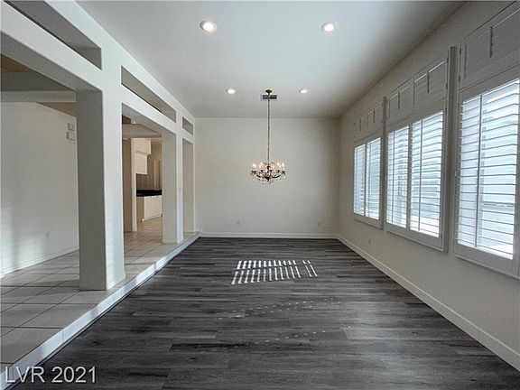 4th image of 3219 Sterlingshire Dr
