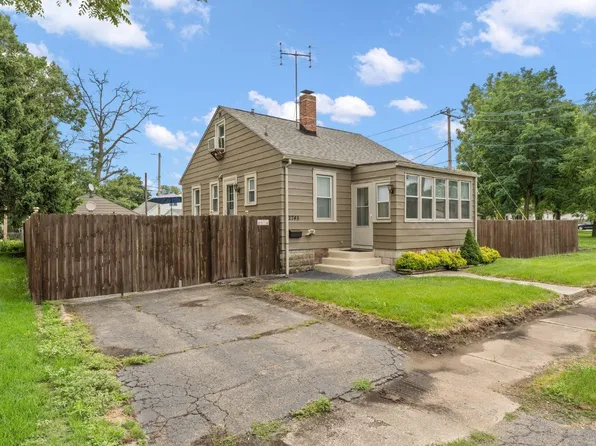 2745 Clay St, Lake Station, IN 46405