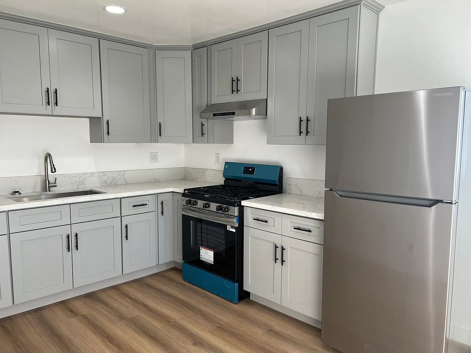 2 bed, 1000 sqft, $2,500 — Photo 4
