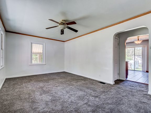 3rd image of 6935 Gloria Dr
