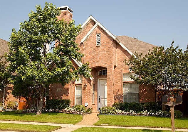 1st image of 8631 Old Oak Dr