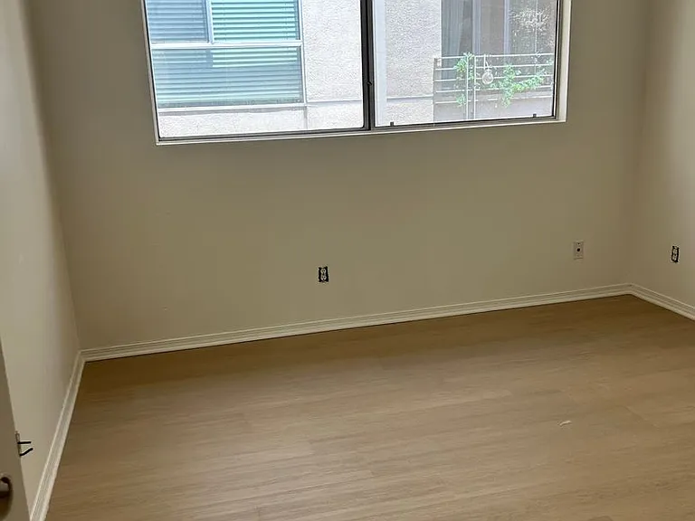 4108 Whitsett Ave — Photo 38