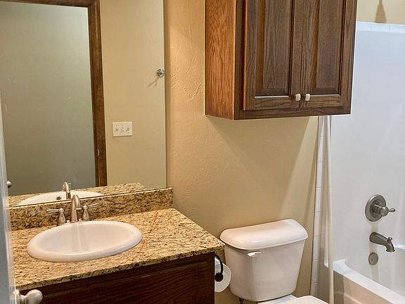 4th image of 524 S Pine St #201