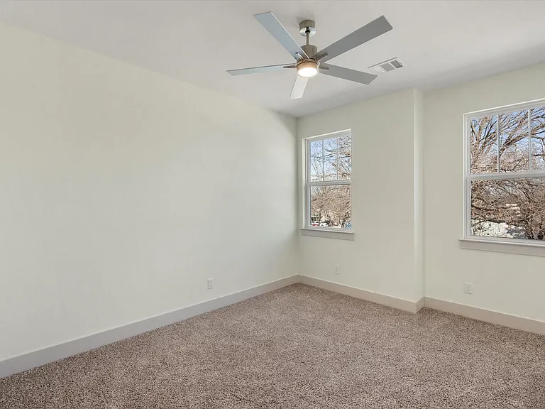 504 E Kimball St #1 — Photo 26