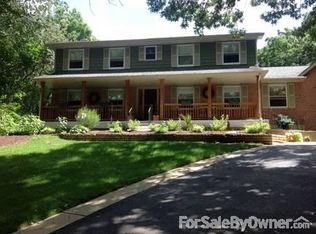 4N907 Black Willow Dr, St Charles, IL 60175