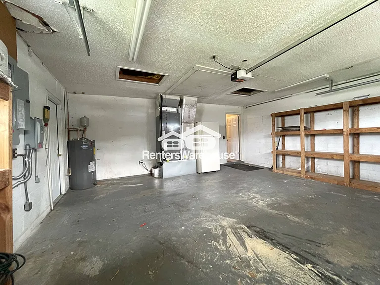 802 Embassy Rd — Photo 31