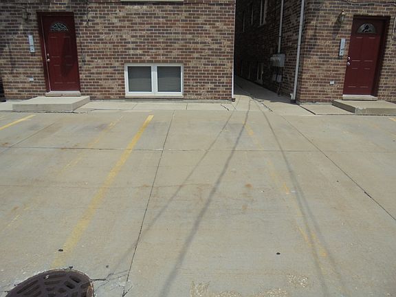3rd image of 5922 N Milwaukee Ave Unit 2