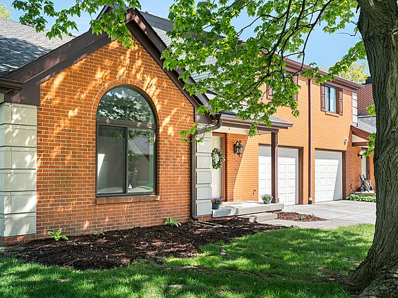 3rd image of 2312 Golden Oaks N